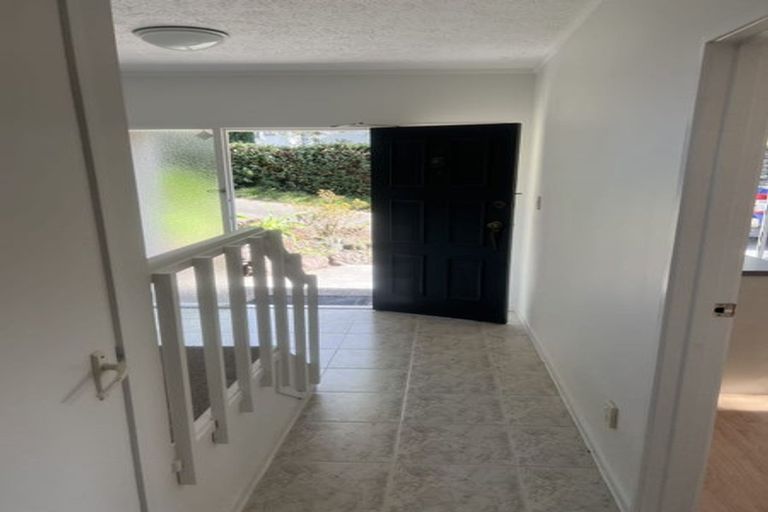 Photo of property in 1/36 Saddleback Rise, Murrays Bay, Auckland, 0630