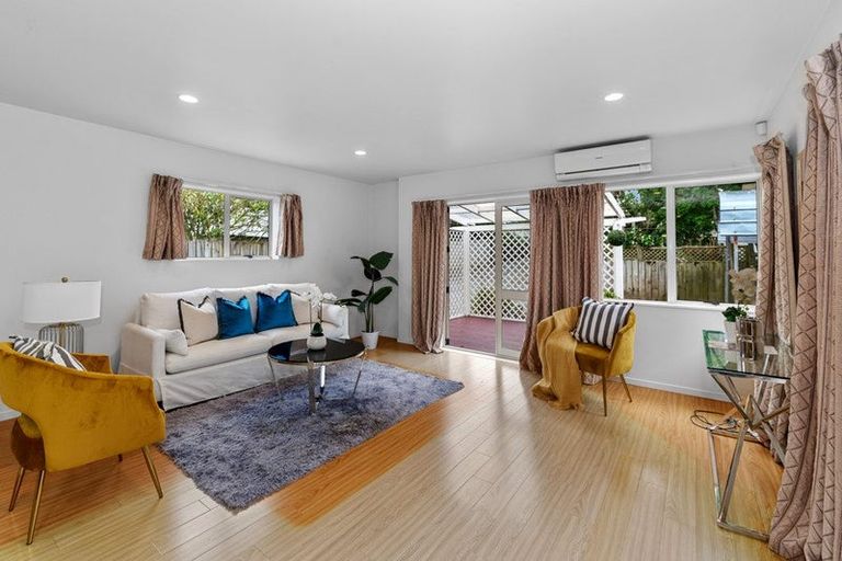 Photo of property in 7 Wattle Street, New Lynn, Auckland, 0600