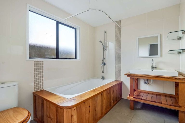 Photo of property in 318 Inland Road, Helensville, 0875