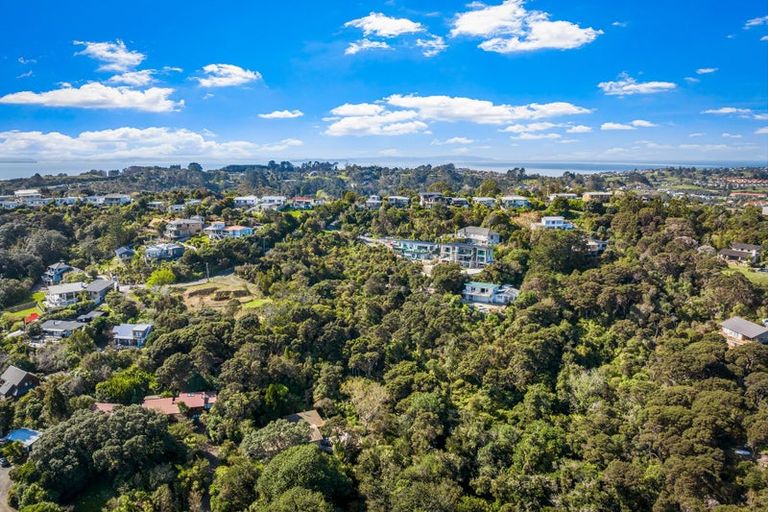 Photo of property in 79 Roberts Road, Matakatia, Whangaparaoa, 0930