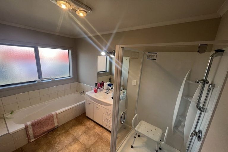 Photo of property in 44 Hokio Beach Road, Levin, 5510