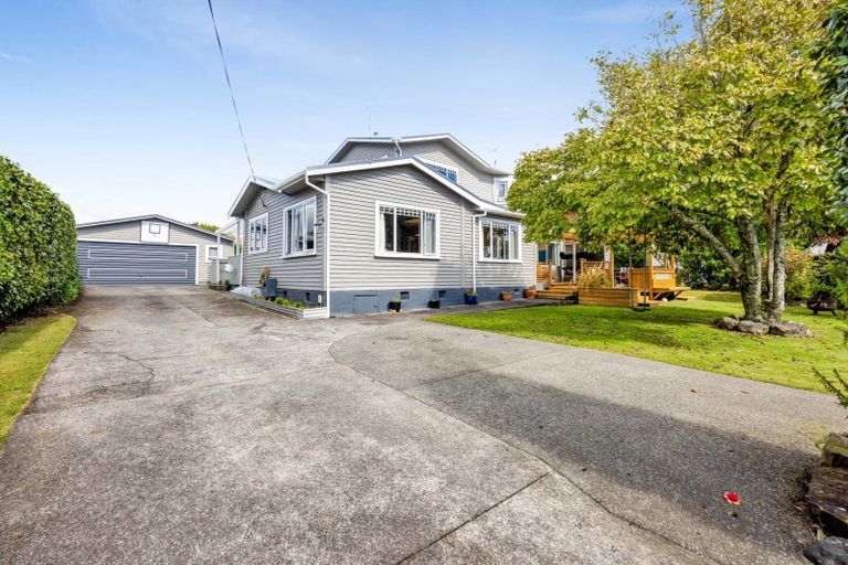 Photo of property in 77 Govett Avenue, Frankleigh Park, New Plymouth, 4310