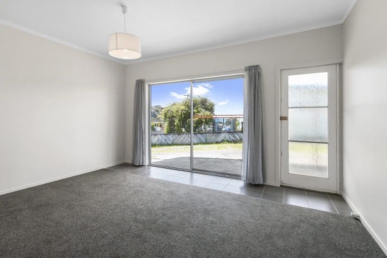 Photo of property in 3 Capitol Road, Matakatia, Whangaparaoa, 0930