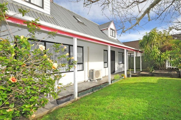 Photo of property in 2/37 Reeves Road, Pakuranga, Auckland, 2010