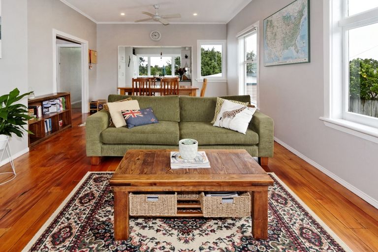 Photo of property in 179 Titirangi Road, New Lynn, Auckland, 0600