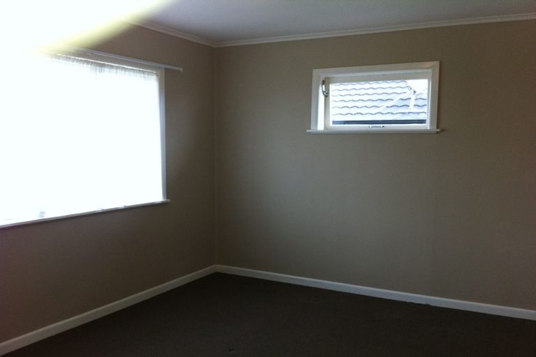 Photo of property in 868 East Coast Road, Northcross, Auckland, 0630