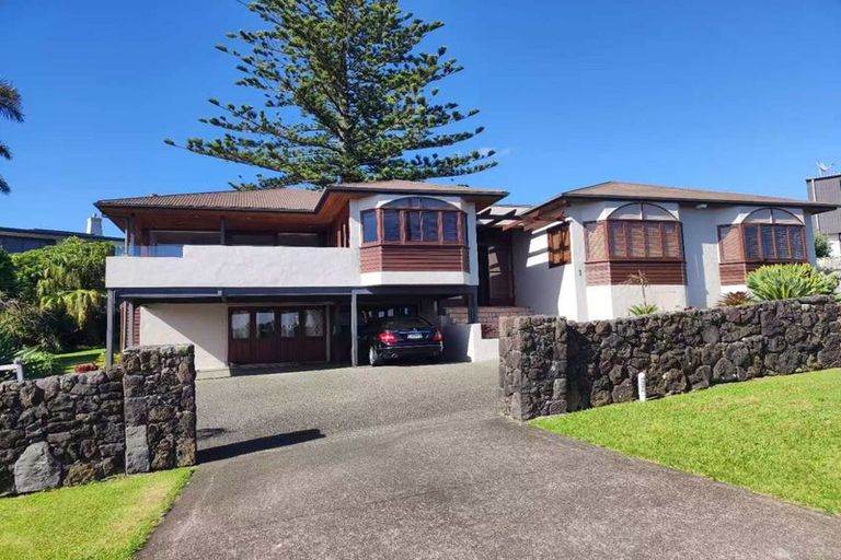Photo of property in 1 Falmouth Street, Murrays Bay, Auckland, 0630