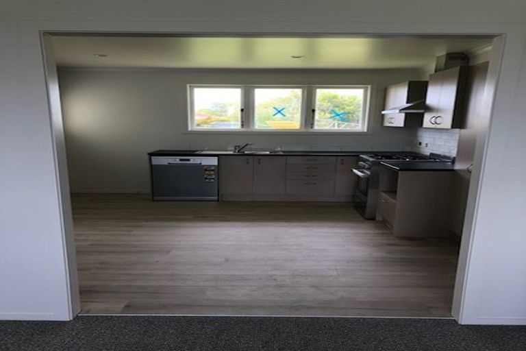 Photo of property in 27 Hill Crescent, Papakura, 2110