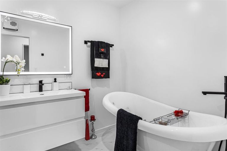 Photo of property in 3 Freeville Place, New Brighton, Christchurch, 8083