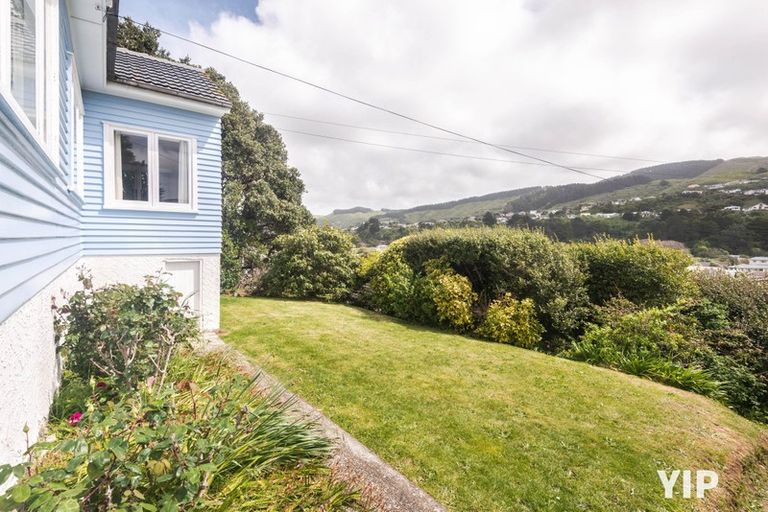 Photo of property in 18 Hinau Street, Tawa, Wellington, 5028