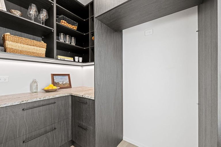 Photo of property in 17 Bradshaw Terrace, Riccarton, Christchurch, 8011