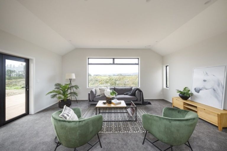 Photo of property in 20 Coutts Way, Fitzherbert, Palmerston North, 4410