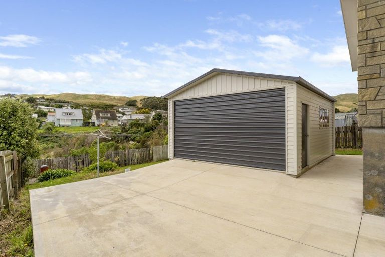 Photo of property in 134 Driver Crescent, Cannons Creek, Porirua, 5024