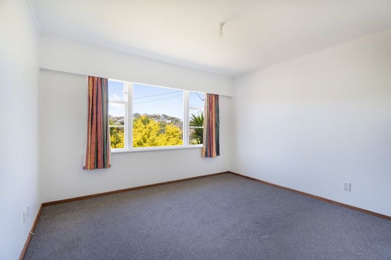 Photo of property in 8 Spenmoor Street, Newlands, Wellington, 6037