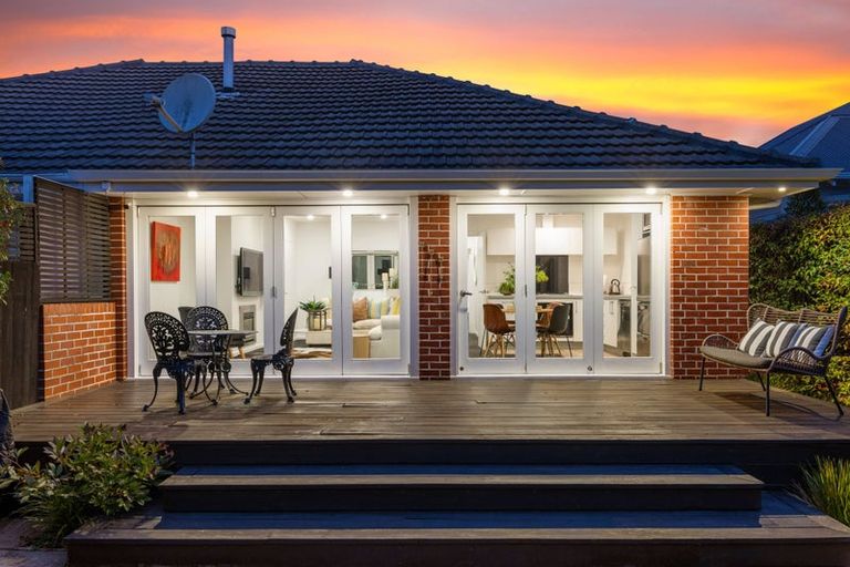 Photo of property in 2/110 Leinster Road, Merivale, Christchurch, 8014