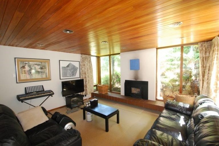 Photo of property in 64 Homewood Crescent, Karori, Wellington, 6012