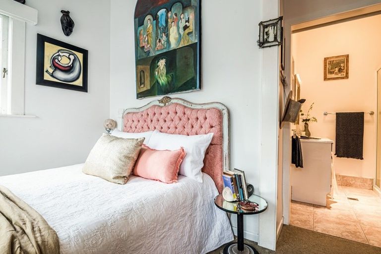 Photo of property in 24a Cautley Street, Stanley Point, Auckland, 0624