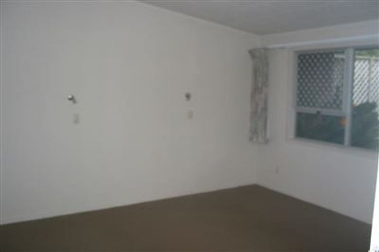 Photo of property in 1/15 Omana Road, Milford, Auckland, 0620