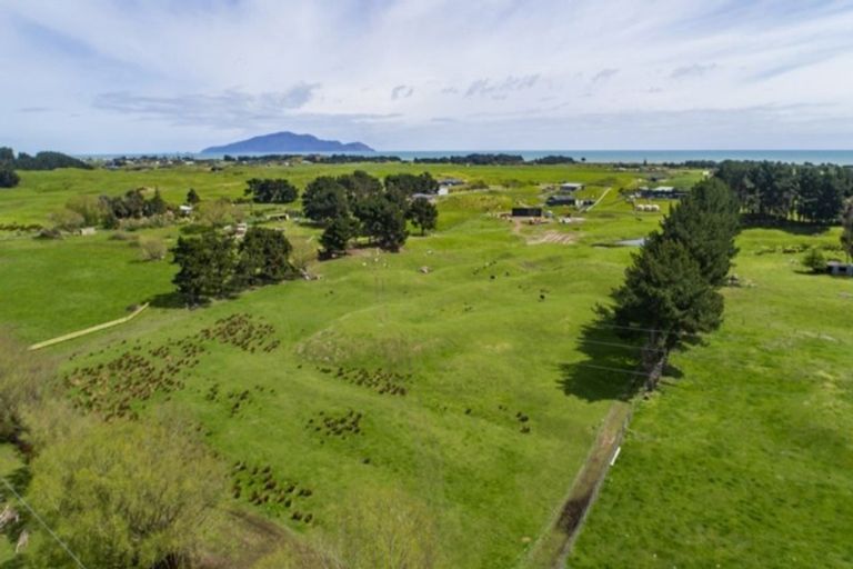 Photo of property in 181 Swamp Road, Te Horo, Otaki, 5581