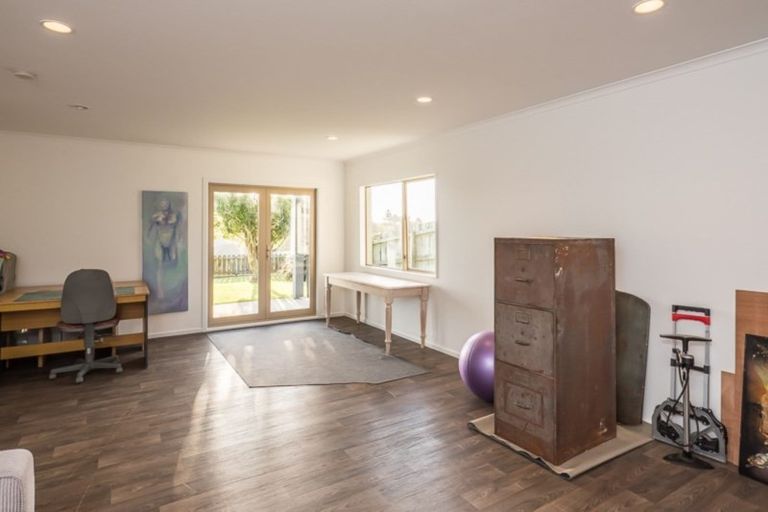 Photo of property in 42 Harry Shaw Way, Raumati South, Paraparaumu, 5032