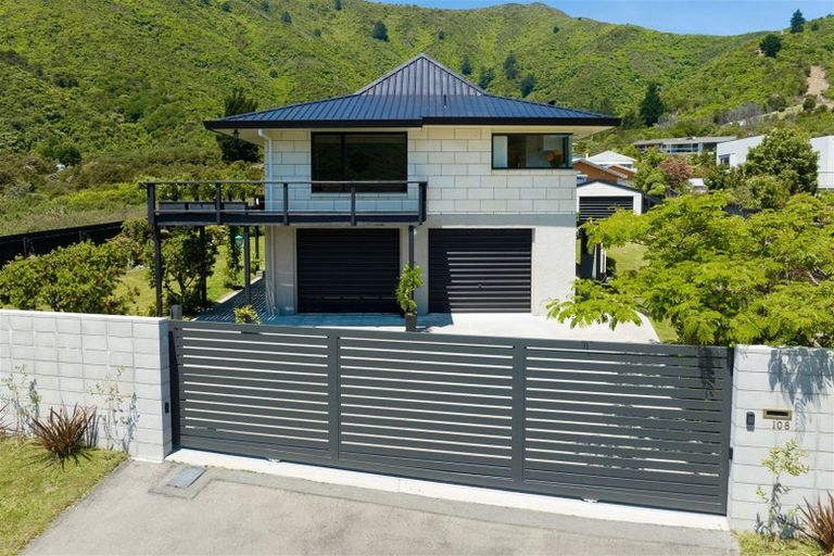 Photo of property in 108 Moana View Road, Waikawa, Picton, 7220