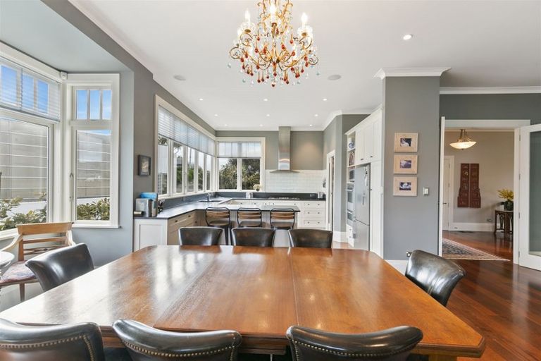 Photo of property in 12 Carlton Gore Road, Roseneath, Wellington, 6011