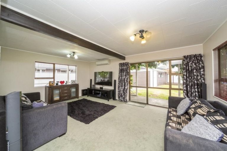 Photo of property in 8 Matai Place, Hawera, 4610
