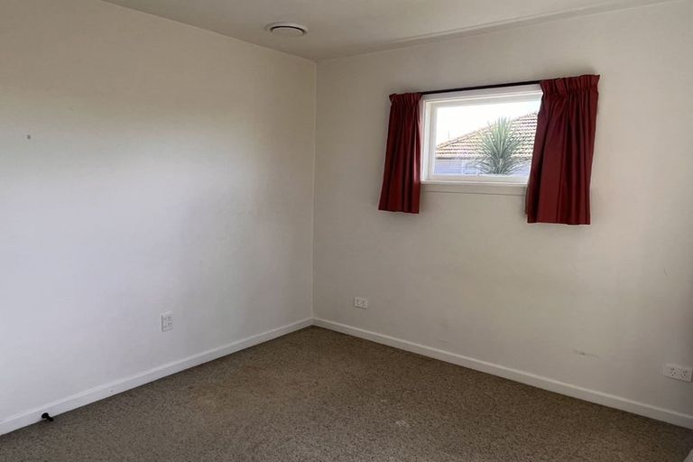 Photo of property in 17 Grimseys Road, Redwood, Christchurch, 8051