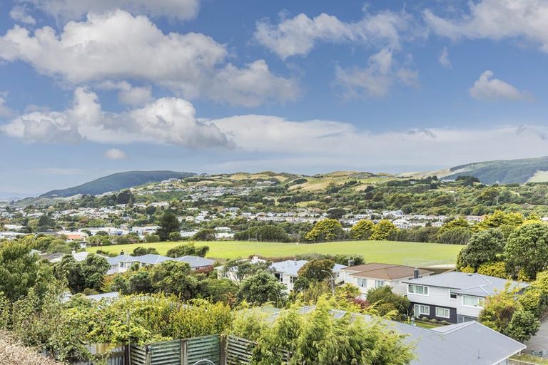 Photo of property in 11 Saint Edmund Crescent, Tawa, Wellington, 5028