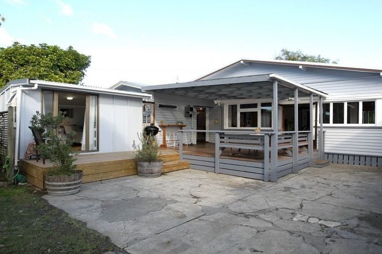 Photo of property in 609 Saint Aubyn Street West, Saint Leonards, Hastings, 4120