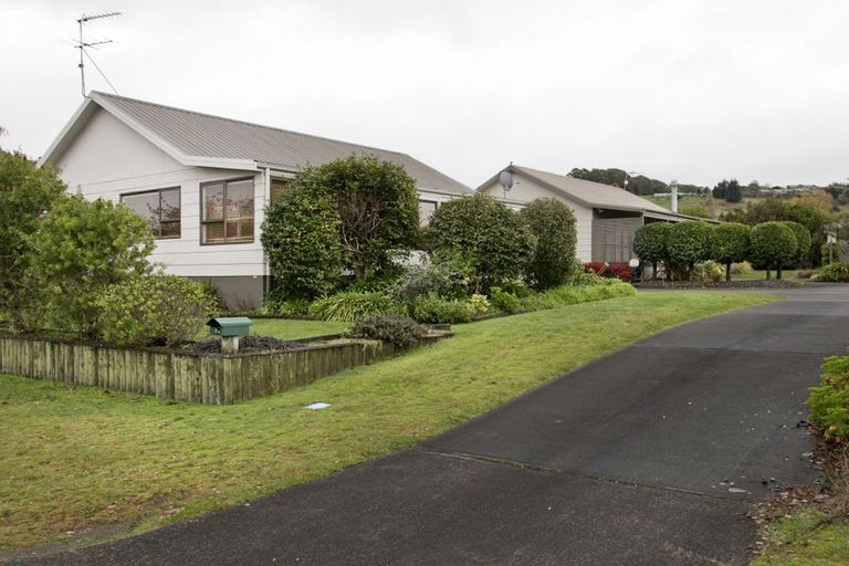 Photo of property in 3a Dorothy Drive, Acacia Bay, Taupo, 3330