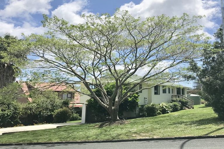 Photo of property in 2 Dudley Crescent, Cable Bay, 0420