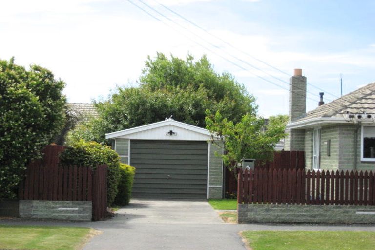 Photo of property in 2 Cradock Street, South New Brighton, Christchurch, 8062