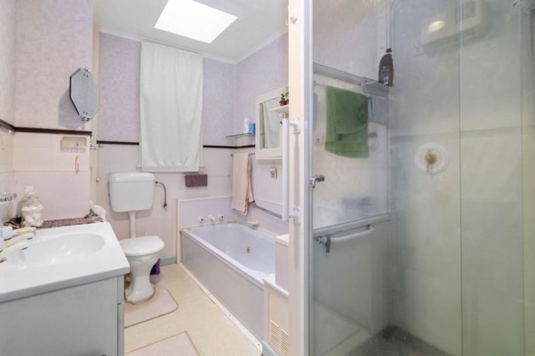 Photo of property in 27 Robertson Street, Glenholme, Rotorua, 3010