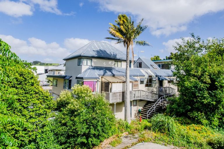 Photo of property in 24 Poplar Road, Stanmore Bay, Whangaparaoa, 0932