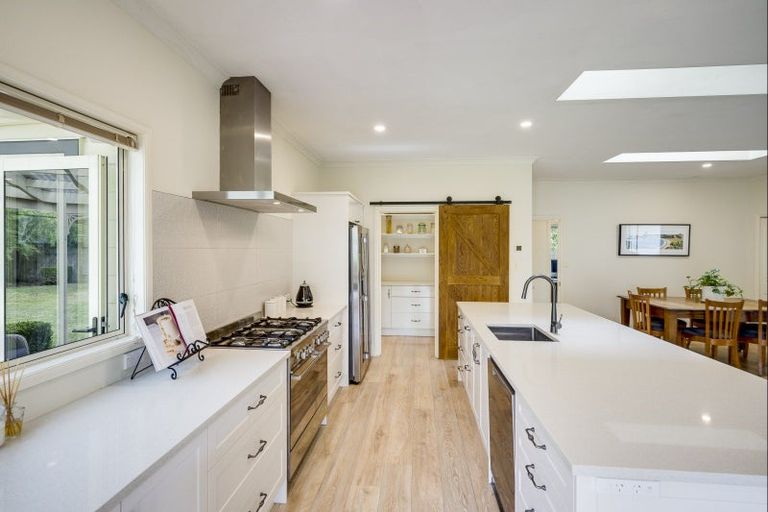 Photo of property in 82 Kent Terrace, Taradale, Napier, 4112