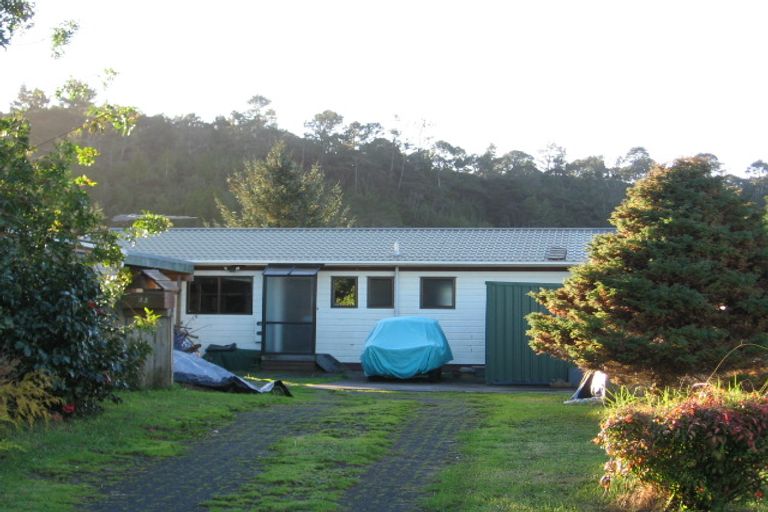 Photo of property in 22 Redlands Grove, Swanson, Auckland, 0612