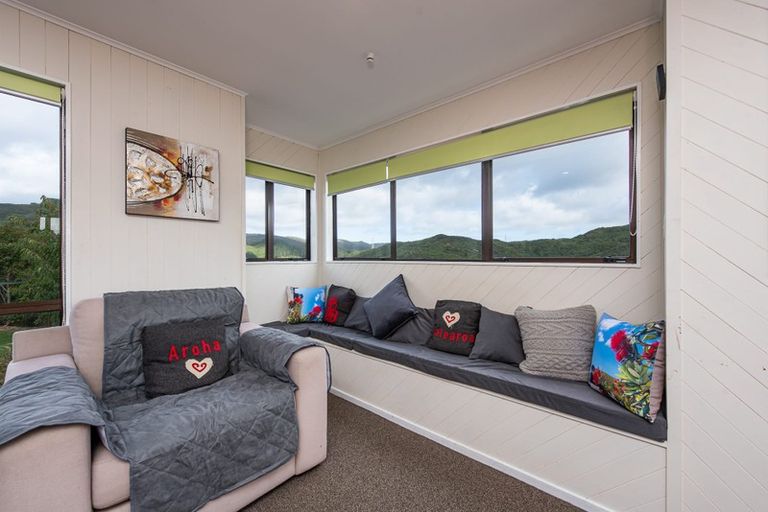 Photo of property in 54 Woodhouse Avenue, Karori, Wellington, 6012