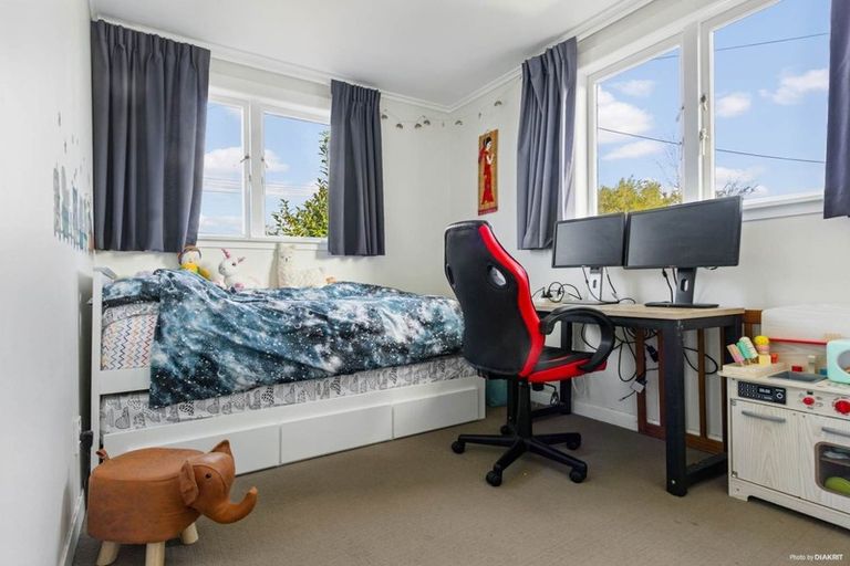 Photo of property in 237 Sturges Road, Henderson, Auckland, 0612