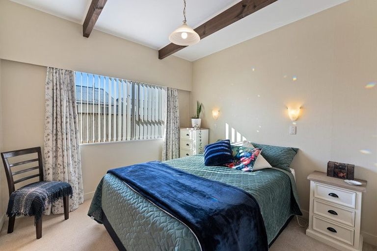 Photo of property in 4 Sunny Glen, Waikanae, 5036