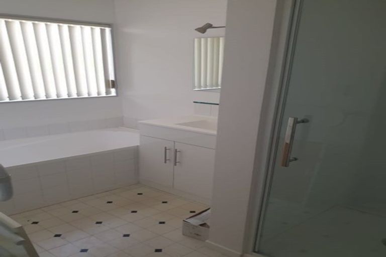 Photo of property in 1/2 Tainui Terrace, Mangere Bridge, Auckland, 2022