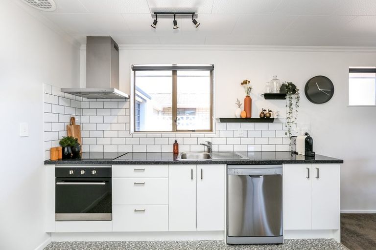 Photo of property in 504 Devon Street East, Strandon, New Plymouth, 4312