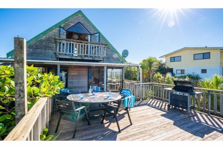 Photo of property in 52 Cullen Street, Mangawhai Heads, Mangawhai, 0505