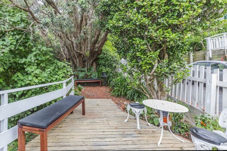 Photo of property in 31d Patanga Crescent, Thorndon, Wellington, 6011