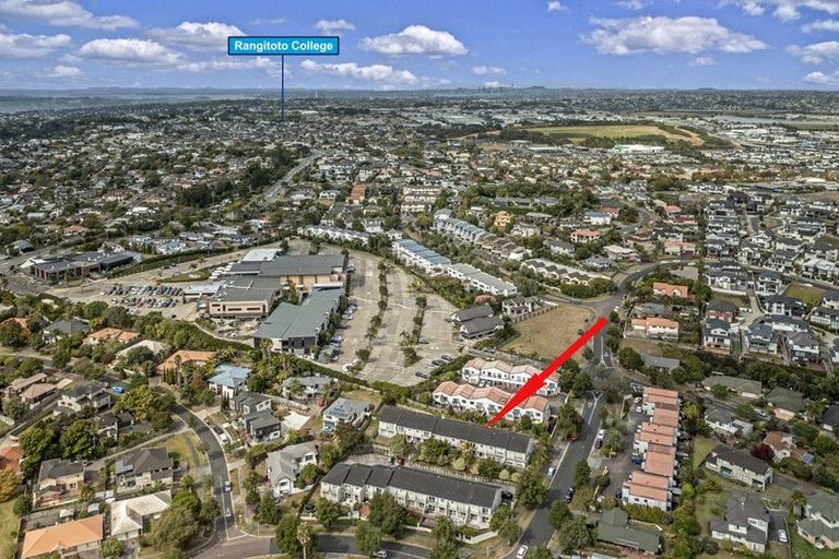 Photo of property in 3/78 Fernhill Way, Oteha, Auckland, 0632