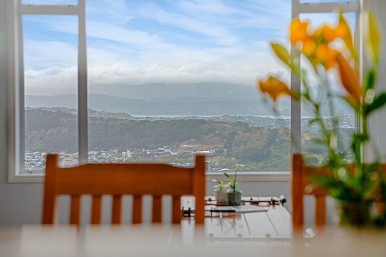 Photo of property in 6 Mitchell Street, Brooklyn, Wellington, 6021