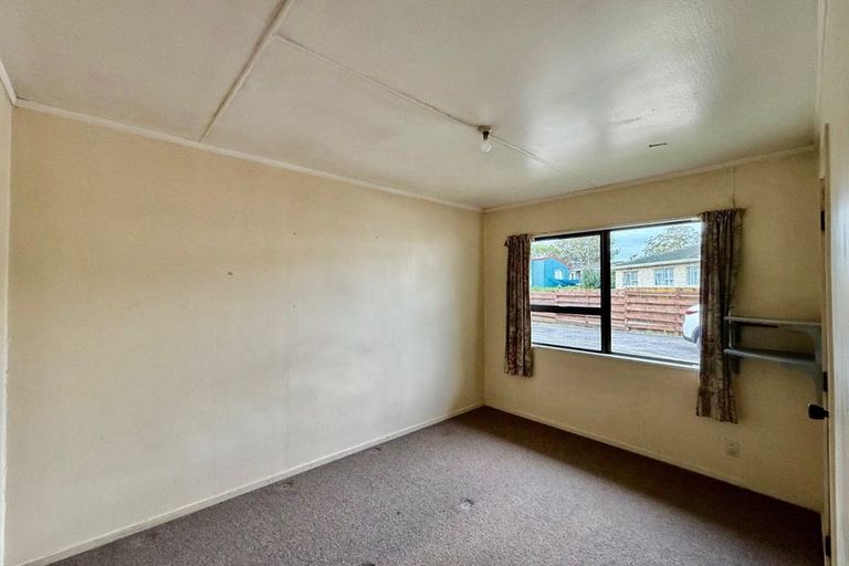 Photo of property in 2/319 Roscommon Road, Clendon Park, Auckland, 2103