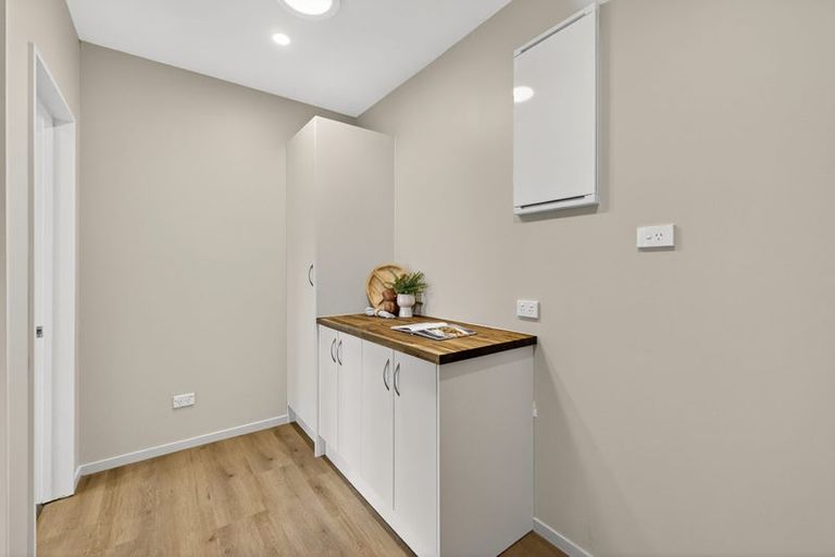 Photo of property in 15 Saint Peters Close, Woolston, Christchurch, 8062