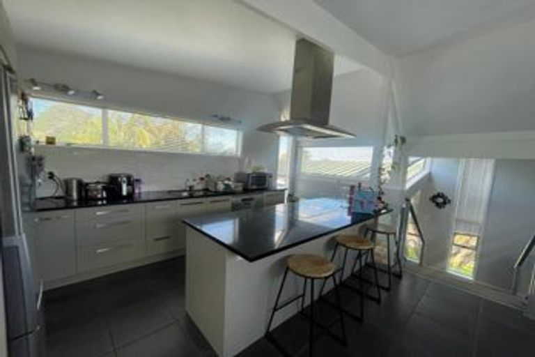 Photo of property in 3a Pah Road, Cockle Bay, Auckland, 2014