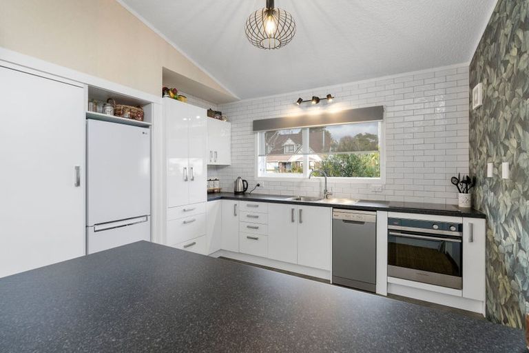 Photo of property in 37 Kent Street, Levin, 5510